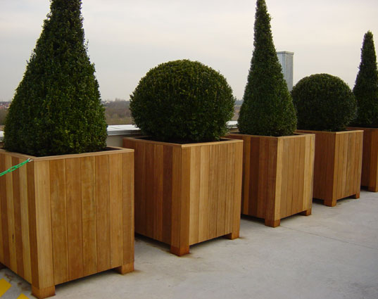 Mobiliario urbano de madera: Su tratamiento protector preventivo